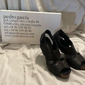 Pedro Garcia Luna-ts Size 38 in Black